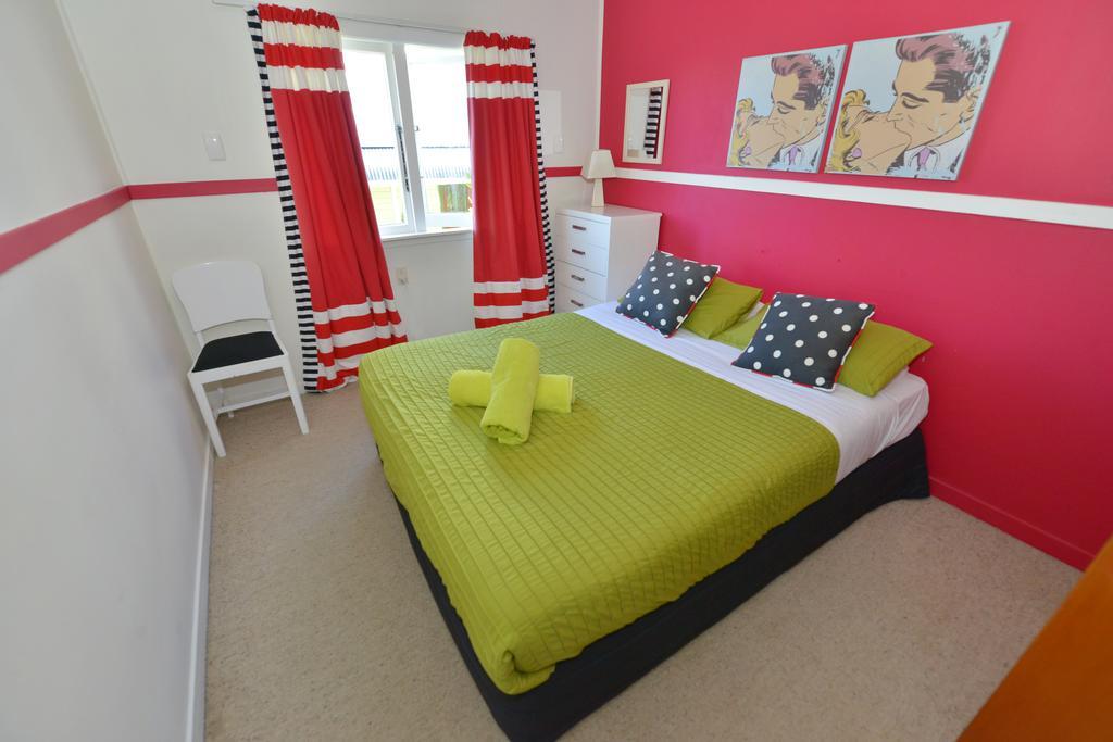 Ducks & Drakes Boutique Motel & Backpackers นิวพลีมัธ ภายนอก รูปภาพ